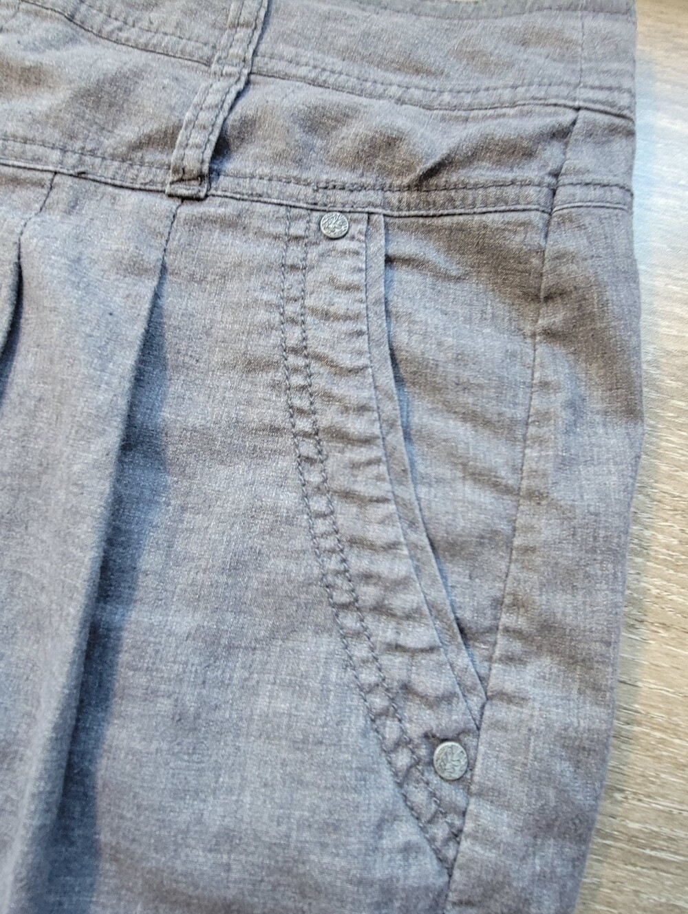 PrAna Pleated Hemp Blend Women's Button Waist Skirt Charcoal Gray Size 10 - Picture 6 of 11